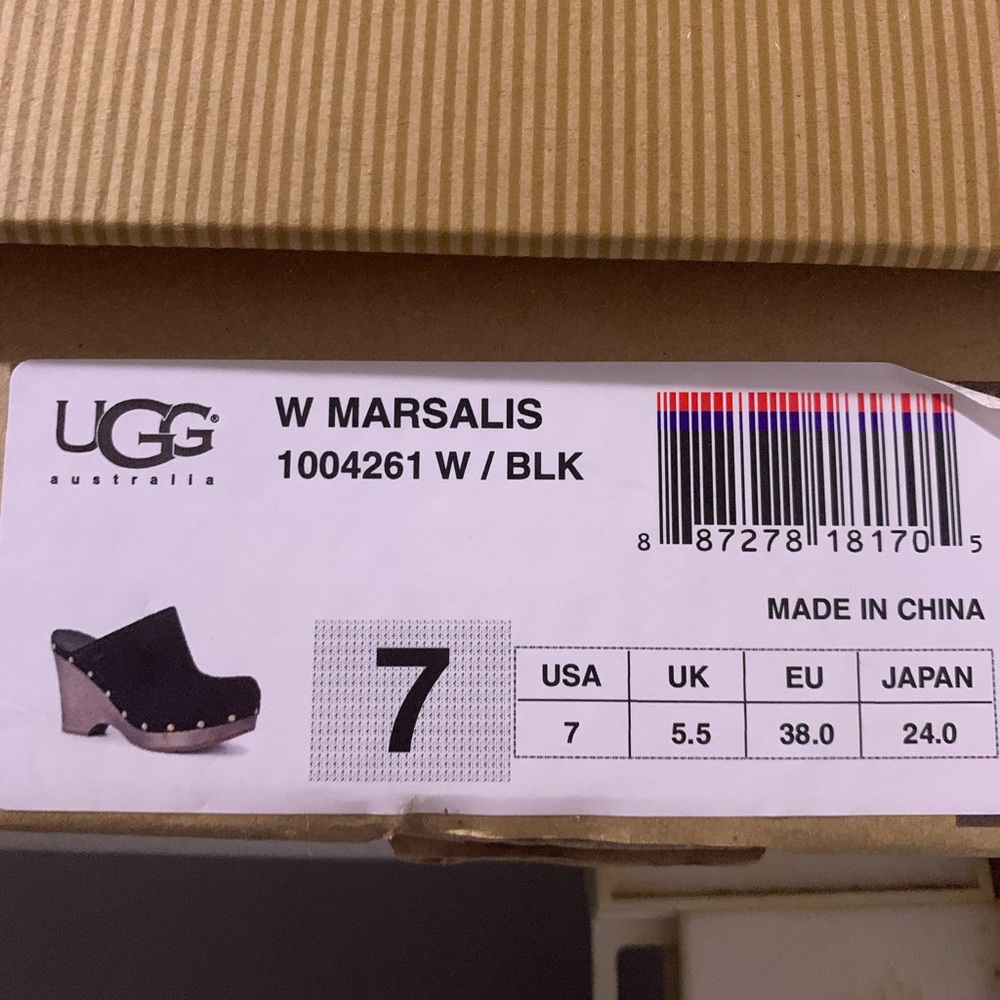 Uggs - Picture 4 of 5